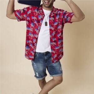 NWT Free Planet American Flag & Fireworks Short-Sleeve Button-Down Shirt Small